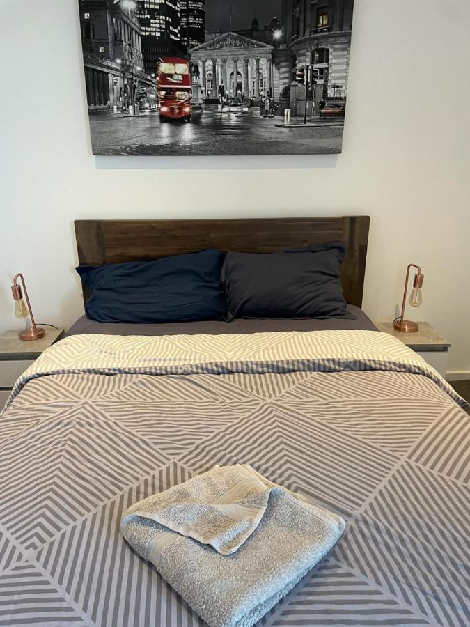 Luxury En-Suite Room Olympic Village In Shared Apartment London Exterior photo